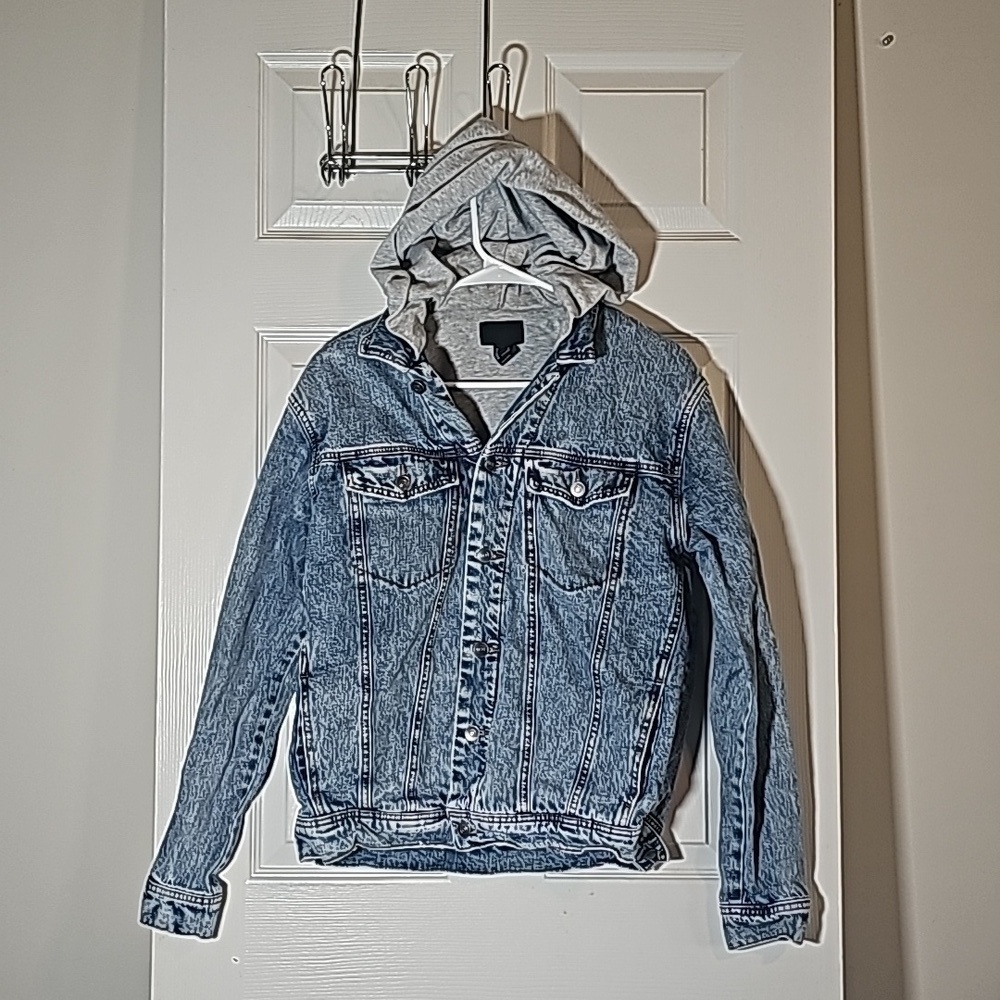 Forever 21 Lined Jean Jacket with Hood Size S